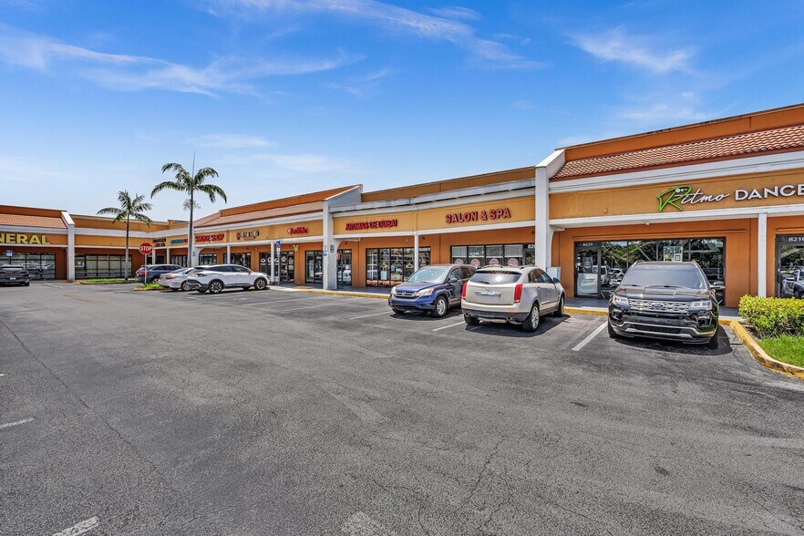 More Photos Of 8030-8384 N Pines Blvd, Pembroke Pines General Retail For Lease