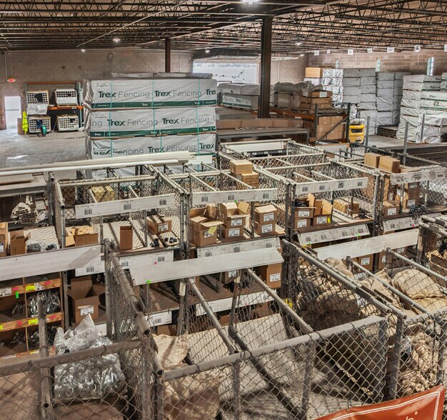 More Photos Of 2950 W 167th St, Markham Warehouse For Lease