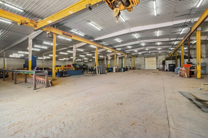More Photos Of 23044 Honey Creek Rd, Sulphur Springs Distribution For Sale
