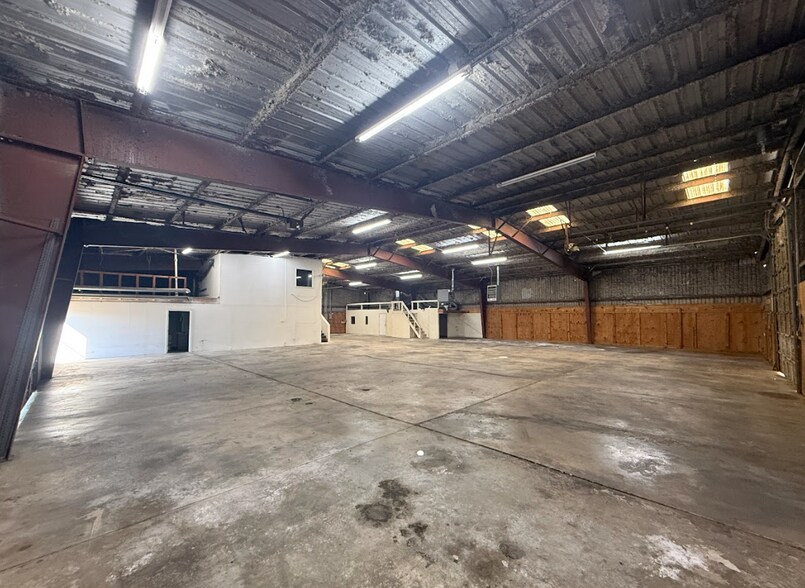 More Photos Of 4635 S 100th East Ave, Tulsa Manufacturing For Sale