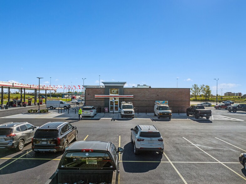 More Photos Of 6579 Garringer-Edgefield rd, Jeffersonville Convenience Store For Sale