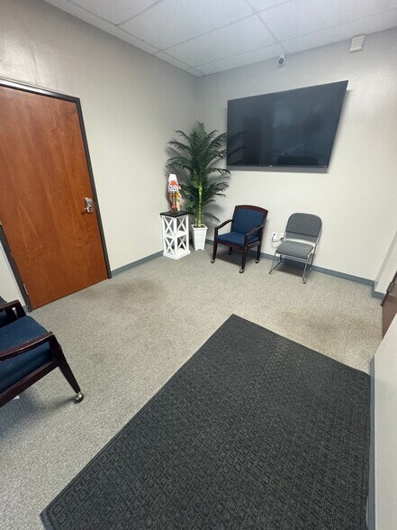 More Photos Of 8708 S Congress Ave, Austin Light Manufacturing For Lease