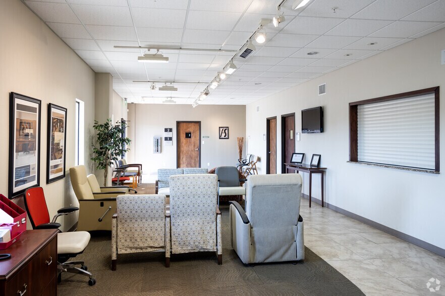More Photos Of 400 Lookout Ridge Blvd, Harker Heights Warehouse For Sale