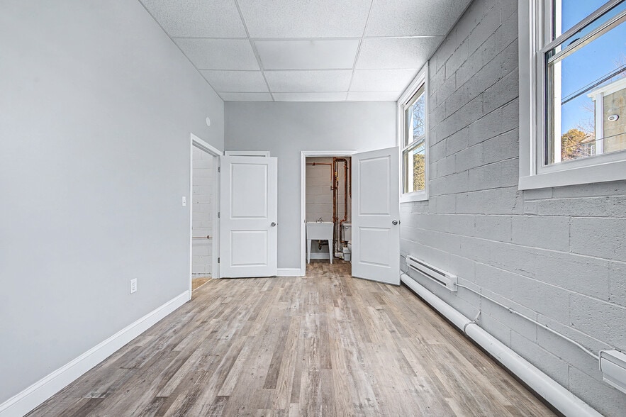 More Photos Of 204 Providence St, Hyde Park Industrial For Lease