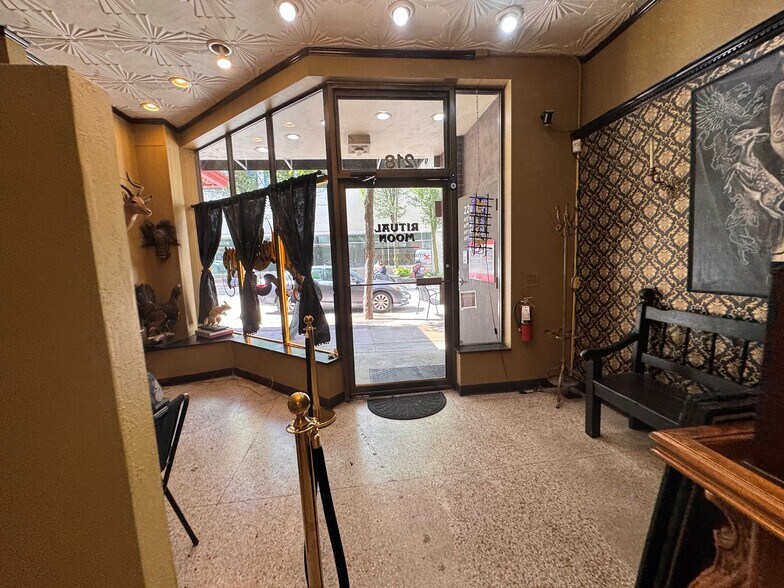 More Photos Of 218-224 State St, Madison Storefront Retail Office For Lease