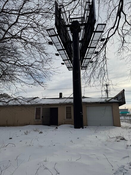 More Photos Of 1175 E Napier Ave, Benton Harbor Flex For Sale