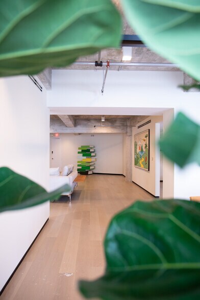 More Photos Of 605 lincoln Rd, Miami Beach Office Residential For Lease