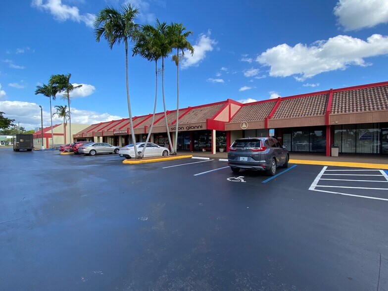 More Photos Of 7306-7336 Lake Worth Rd, Lake Worth Unknown For Lease