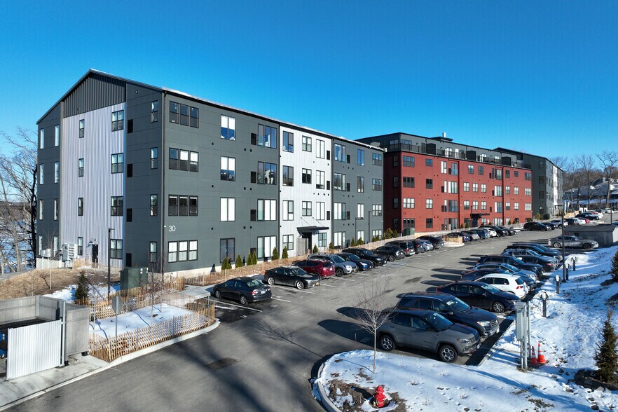 More Photos Of 18-30 Edgewater Pl, Beacon Apartments For Sale