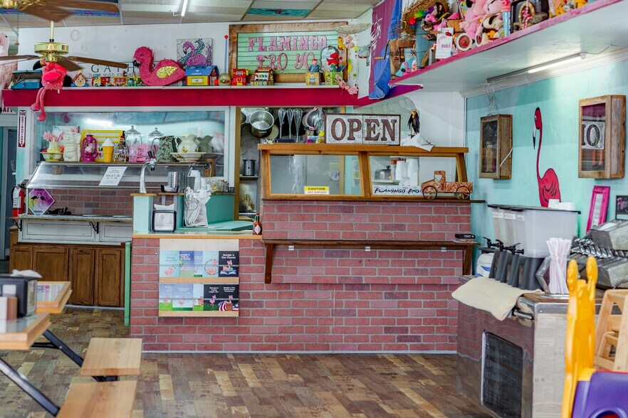 More Photos Of 105 N Main St, Hallettsville Restaurant For Sale