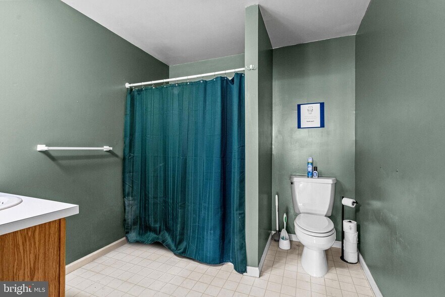 More Photos Of 405 W Wayne Ave, Wayne Office Residential For Sale