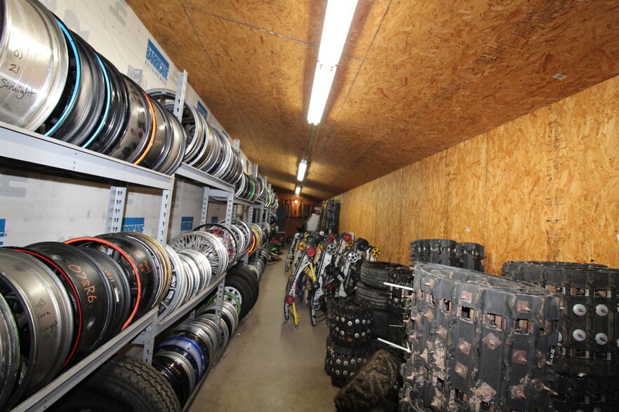 More Photos Of 585 S Main St, Central Square Auto Dealership For Sale