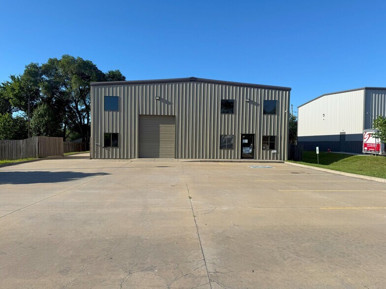 More Photos Of 1221 E 25th St, Lawrence Warehouse For Sale