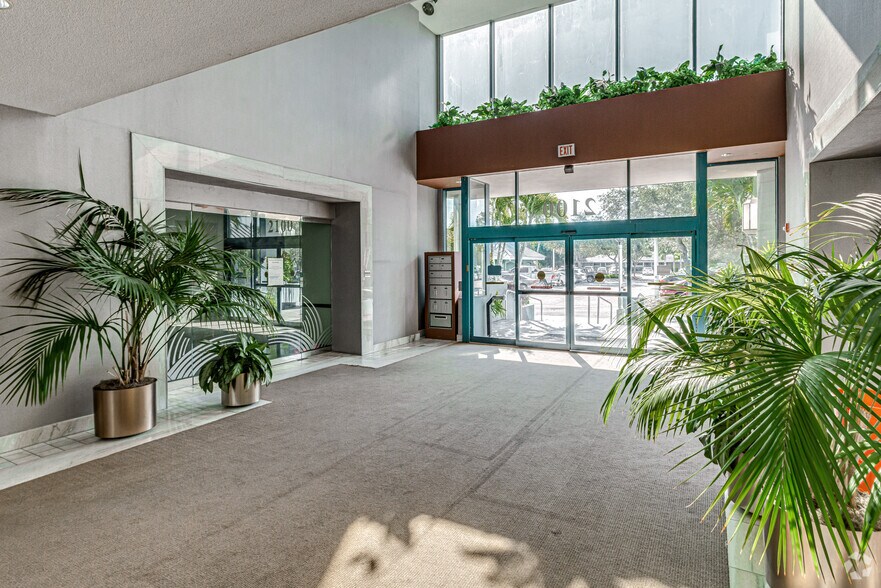 More Photos Of 2100 SE Ocean Blvd, Stuart Medical For Lease