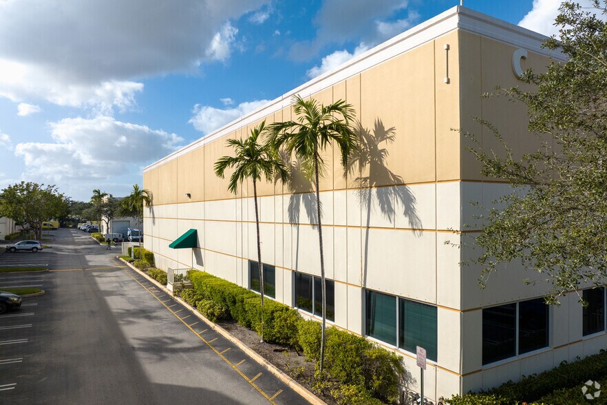More Photos Of 935 NW 31st Ave, Pompano Beach Warehouse For Lease