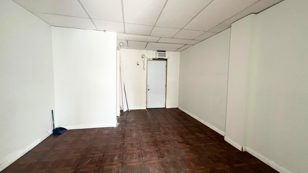 More Photos Of 1527 W Flagler St, Miami Freestanding For Lease