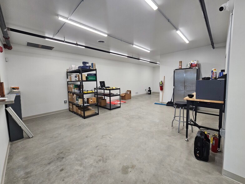 More Photos Of 26336 S Heritage Dr, Elwood Warehouse For Sale