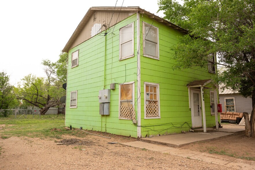 More Photos Of 500 28th St, Snyder Apartments For Sale