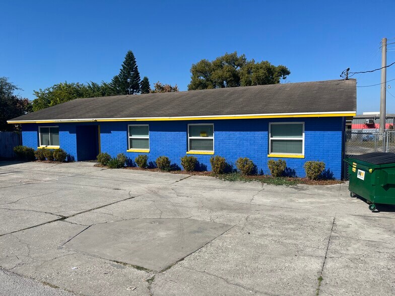 Primary Photo Of 2540 S Crystal Lake Dr, Lakeland Specialty For Sale