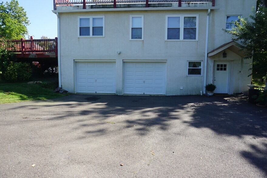 More Photos Of 3328 Huntingdon Pike, Huntingdon Valley Service For Sale