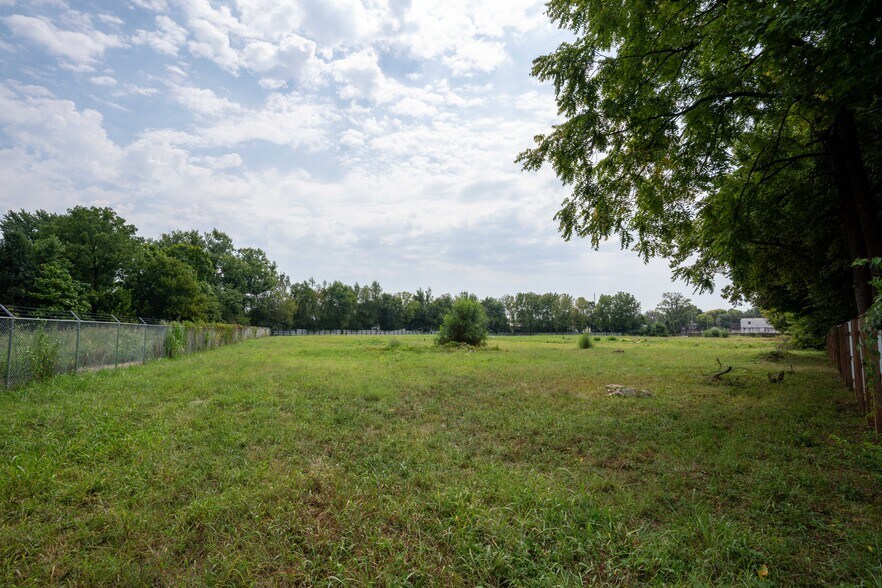 More Photos Of 3511 7th Street Rd, Louisville Land For Sale