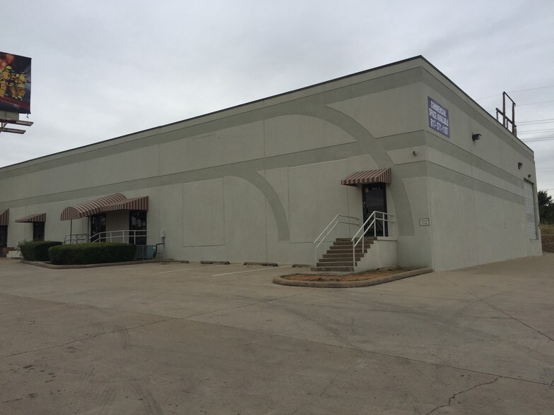 More Photos Of 7301 W Pioneer Pky, Arlington Light Manufacturing For Lease