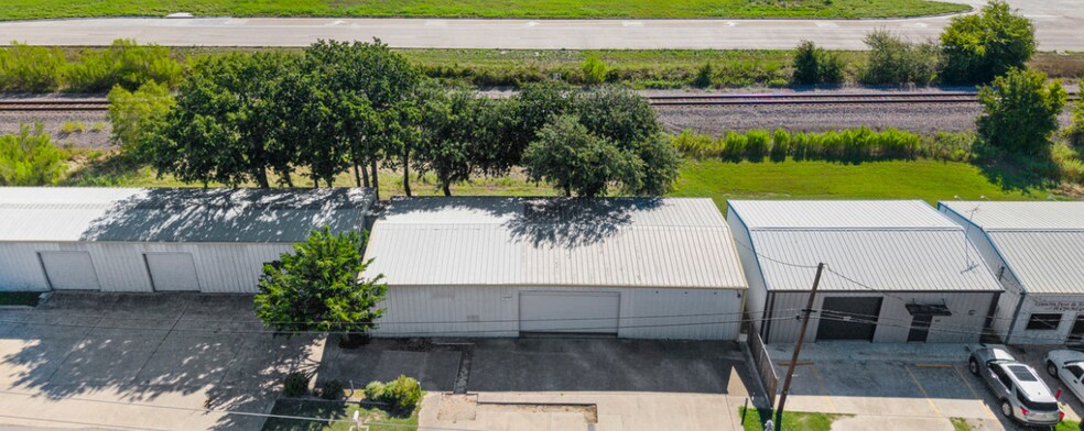 More Photos Of 1240-1242 Katy Rd, Fort Worth Flex For Lease