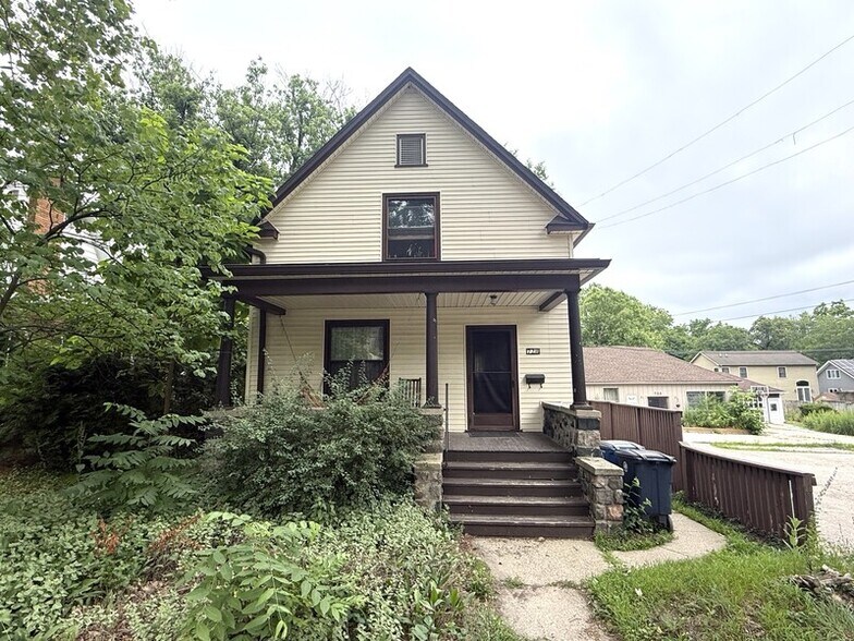 Primary Photo Of 722-728 Brooks St, Ann Arbor Specialty For Sale