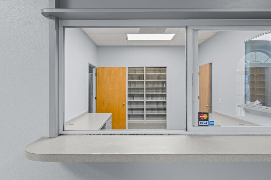 More Photos Of 2836 Enterprise Rd, DeBary Medical For Sale