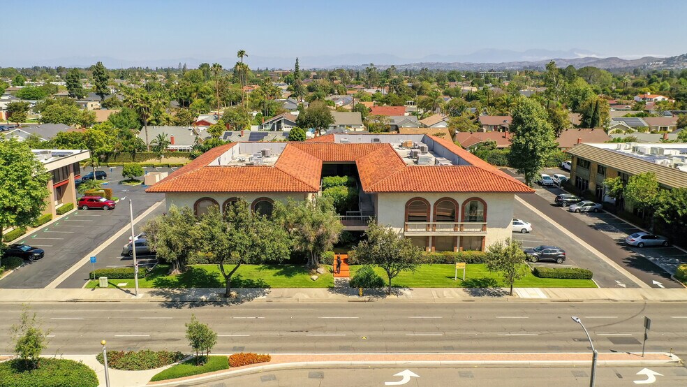 More Photos Of 17621 Irvine Blvd, Tustin Medical For Lease