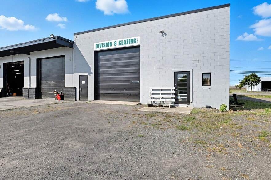 More Photos Of 864 Driving Park Ave, Rochester Warehouse For Lease
