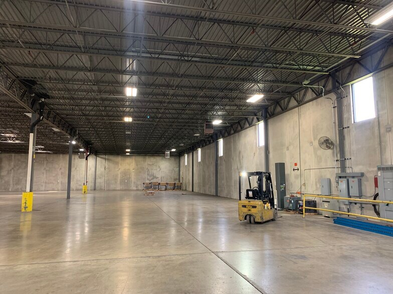 More Photos Of 3605 Independence Dr, Fort Wayne Warehouse For Sale