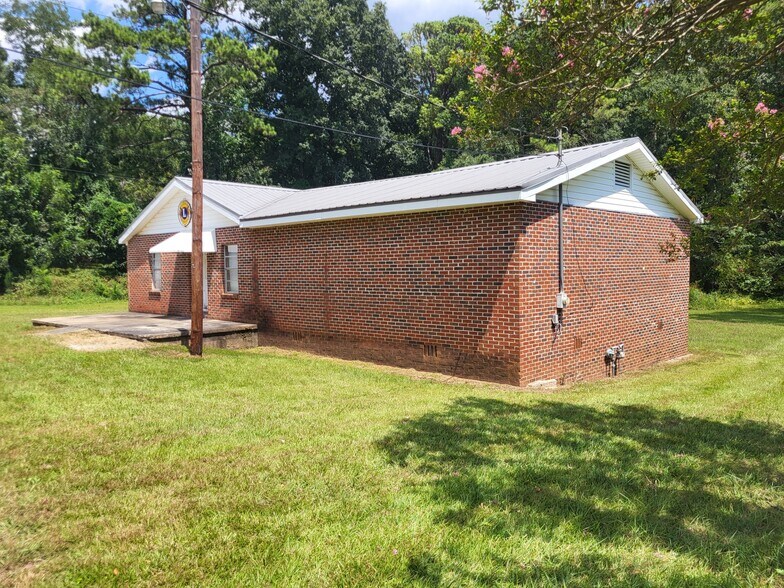 More Photos Of 2123 S Phillips Rd, Lanett Flex For Sale
