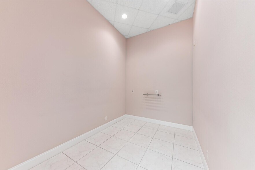 More Photos Of 826 N Dixie Hwy, Lantana Apartments For Sale