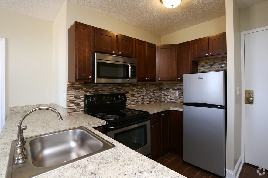 More Photos Of 7 S Stolp Ave, Aurora Apartments For Lease