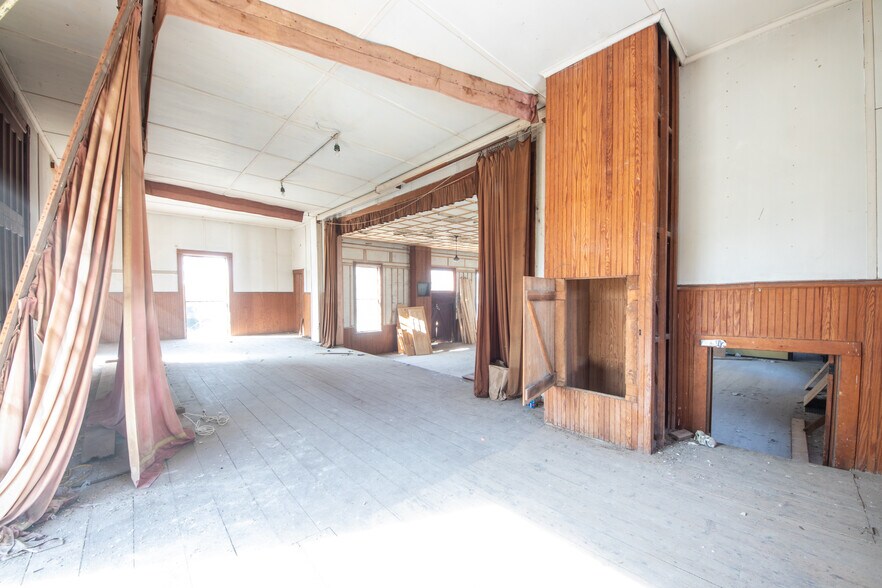 More Photos Of 100 County Highway 29A, Springfield Center Theater Concert Hall For Sale