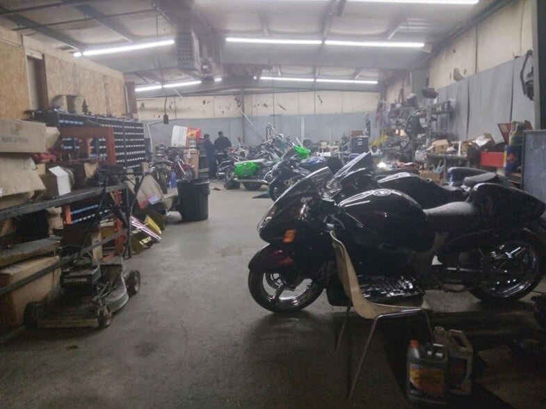 More Photos Of 3230 Linda, Memphis Service For Sale