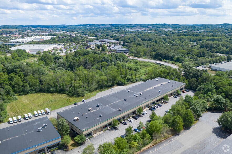 More Photos Of 400-415 Commerce Park Dr, Cranberry Light Manufacturing For Lease