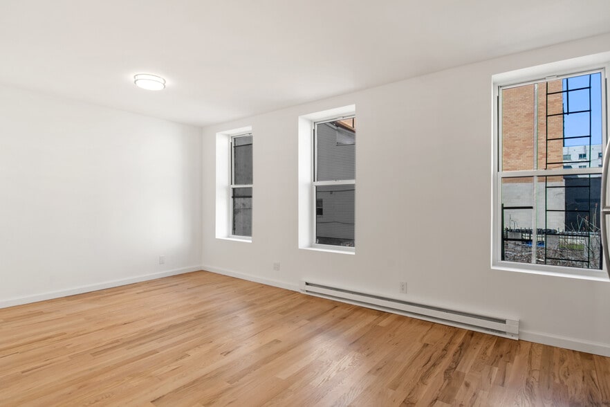 More Photos Of 811 Courtlandt Ave, Bronx Apartments For Sale