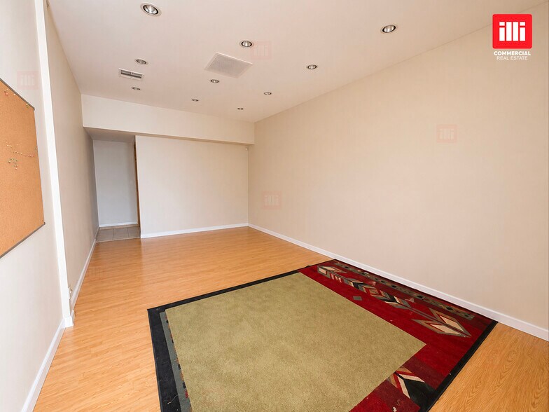 More Photos Of 2701-2705 W Olive Ave, Burbank Storefront For Lease