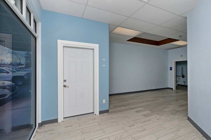 More Photos Of 345 New London Tpke, Glastonbury Unknown For Lease
