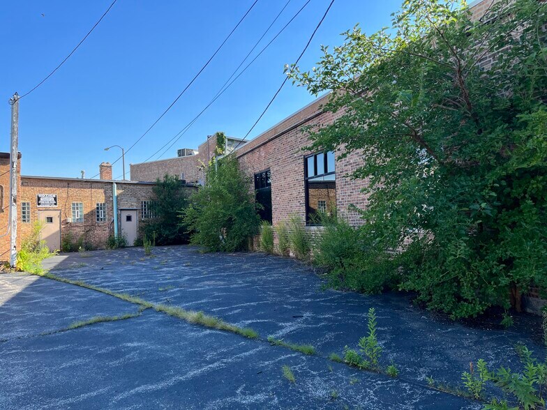 More Photos Of 6613-6621 Ogden Ave, Berwyn Storefront Retail Office For Sale