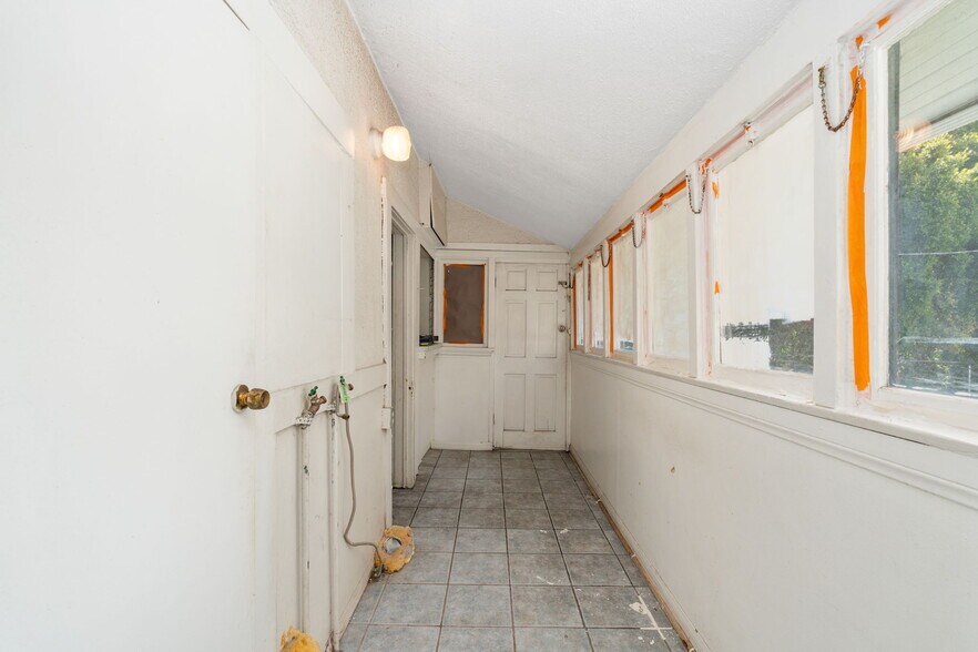 More Photos Of 4458 Maplewood Ave, Los Angeles Multifamily For Sale