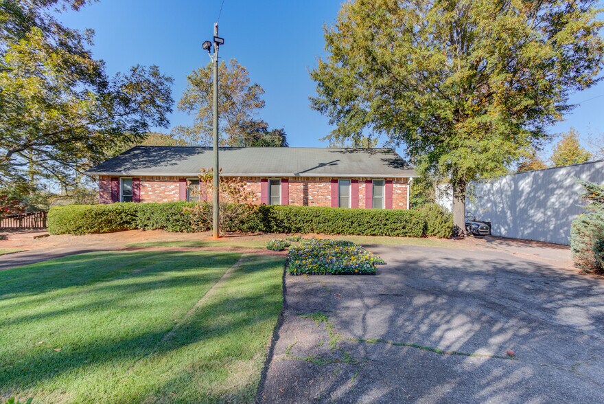 More Photos Of 2161 Pendley Rd, Cumming Industrial For Sale