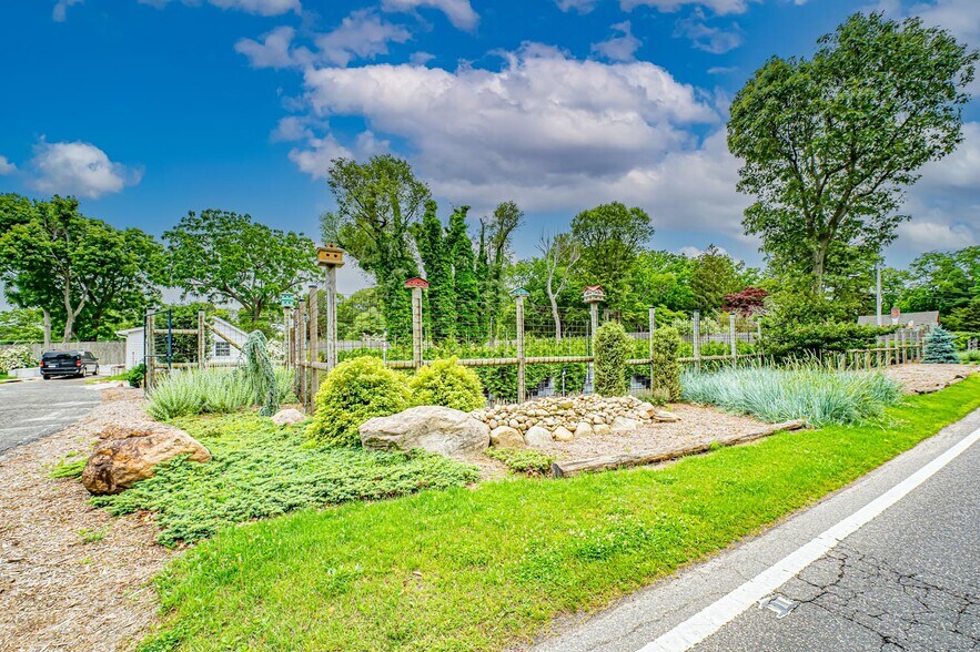 More Photos Of 185 N Country Rd, Mount Sinai Garden Center For Sale