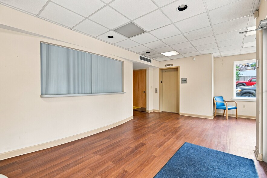 More Photos Of 1815 Bardstown Rd, Louisville Medical For Sale
