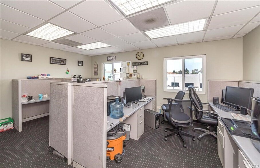 More Photos Of 17220 Newhope St, Fountain Valley Loft Creative Space For Sale