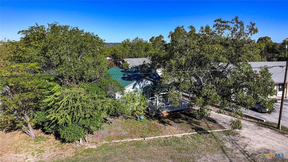 More Photos Of 1440 Business 35 Ave, New Braunfels Office For Sale