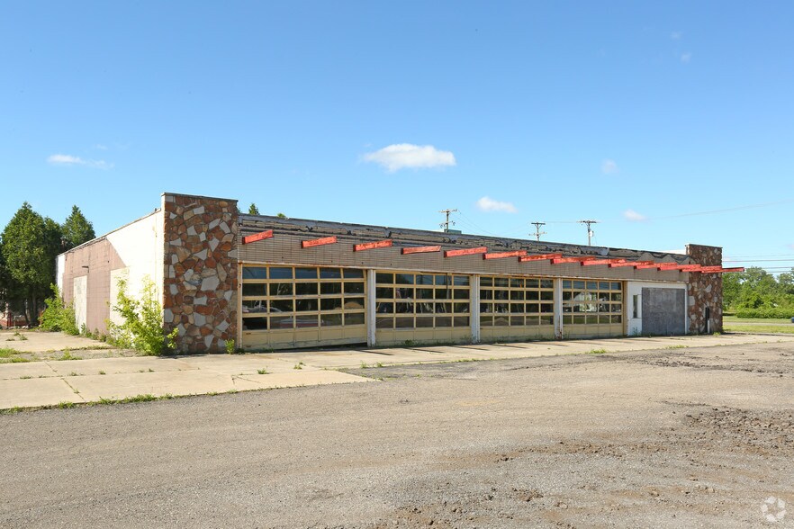 More Photos Of 19971 Northline Rd, Southgate Freestanding For Lease