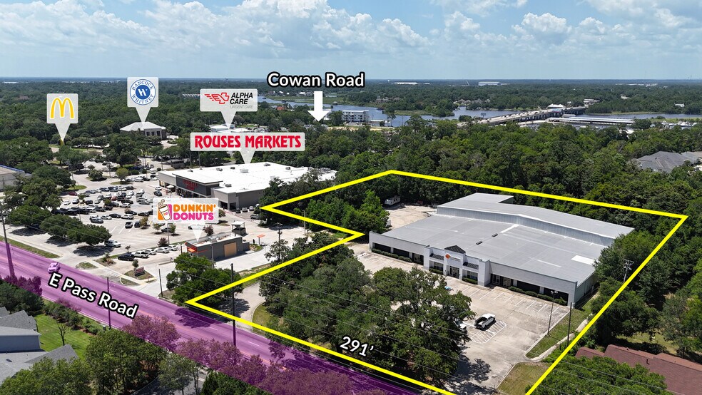 More Photos Of 1526 E Pass Rd, Gulfport Showroom For Sale